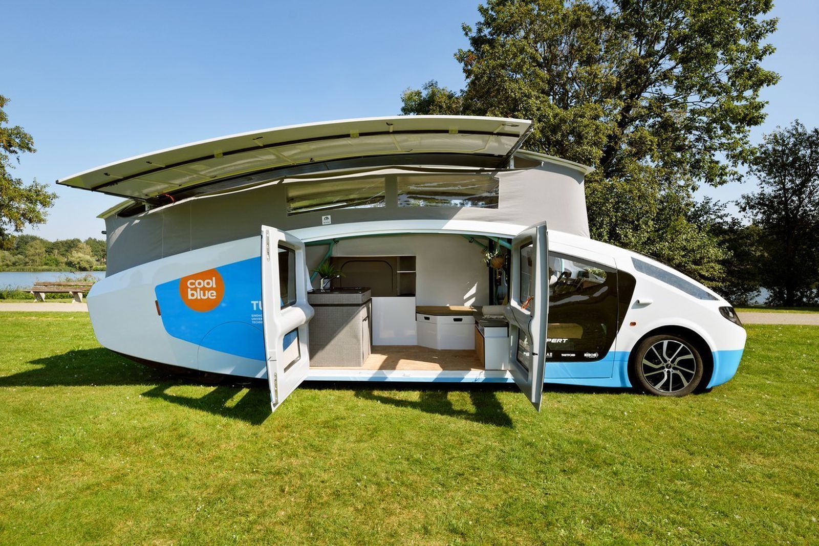 Un coche-casa que funciona con energía solar llega a Madrid