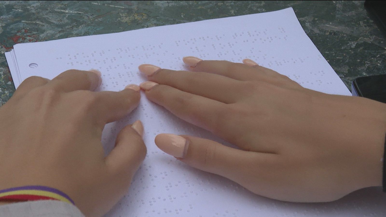 Beatriz, la única estudiante invidente que ha hecho la EvAU en Madrid