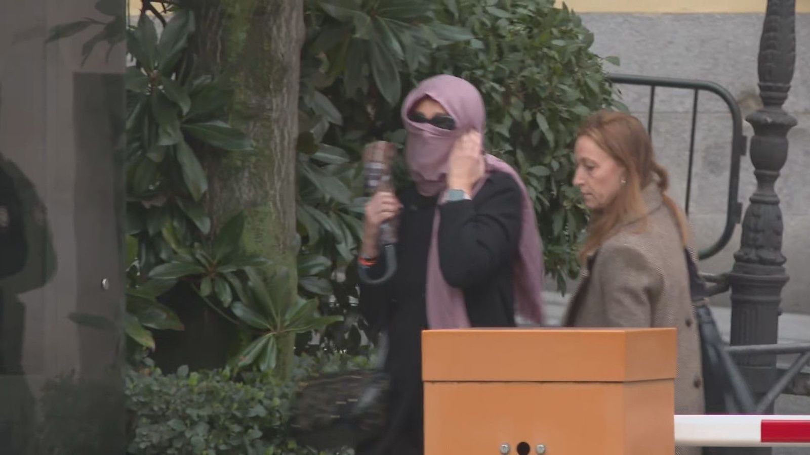 La exmujer de Koldo García se presenta en el Senado pese a suspenderse su comparecencia