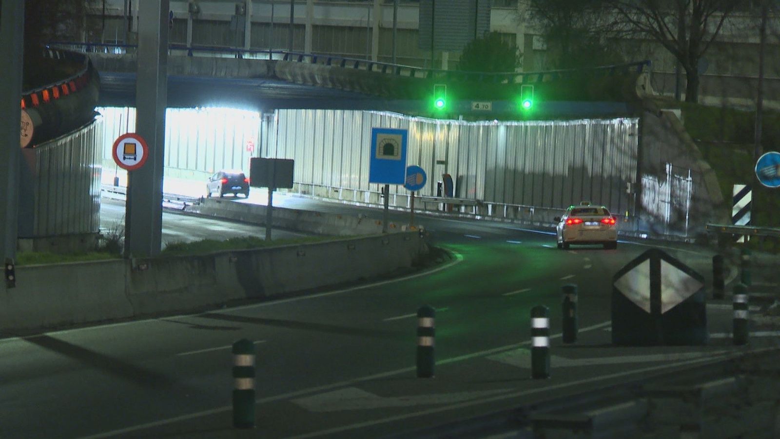 Reabre el túnel de la M-14 en Barajas tras la inundación provocada por la rotura de una tubería
