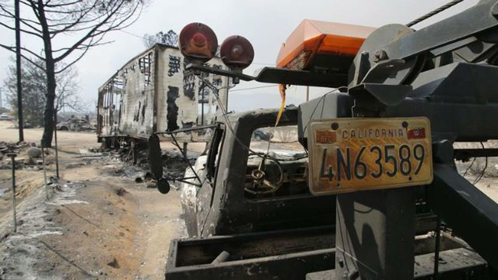 Los bomberos no controlan el fuego en California que ha arrasado 10.370 hectáreas