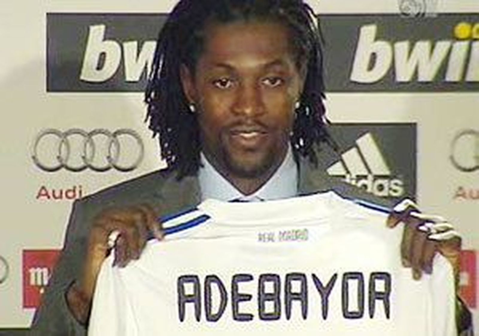 Emmanuele Adebayor ya está en Madrid