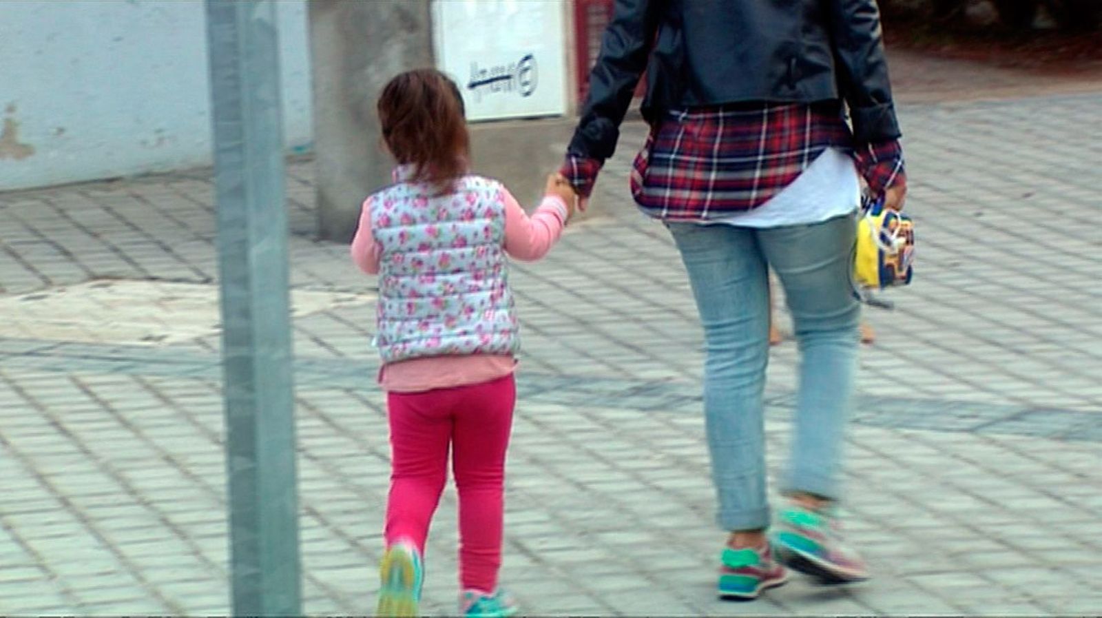 Un padre es increpado en Leganés por pasear con su hijo con autismo
