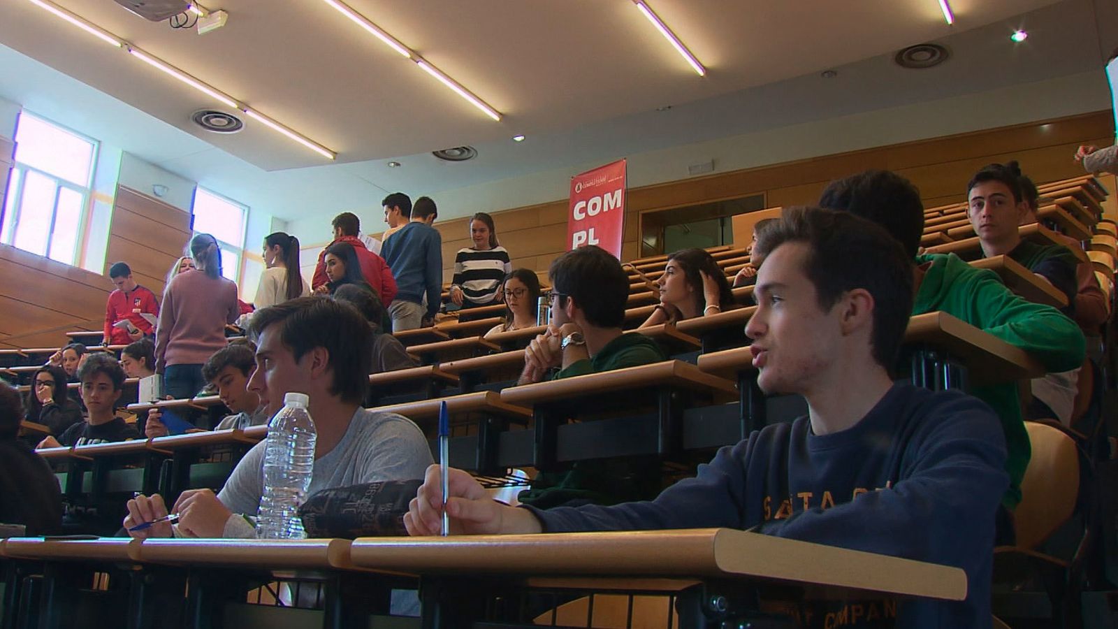 Alumnos en las pruebas de la EBAU