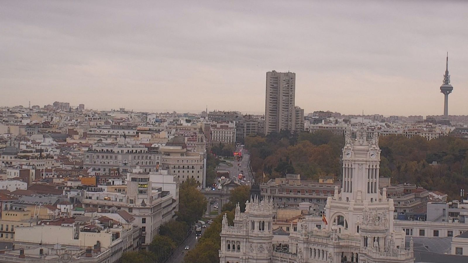 Domingo de lluvias dispersas y temperaturas algo más bajas en Madrid