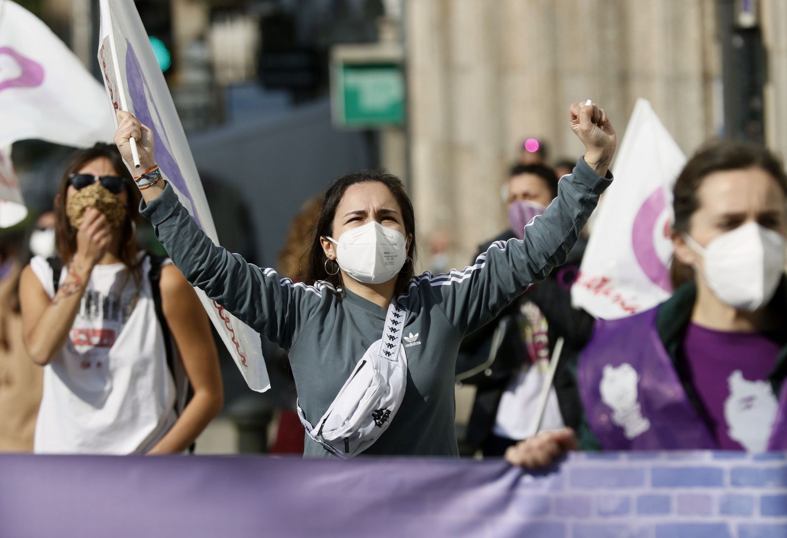 España celebra un 8M marcado por la ausencia de grandes manifestaciones