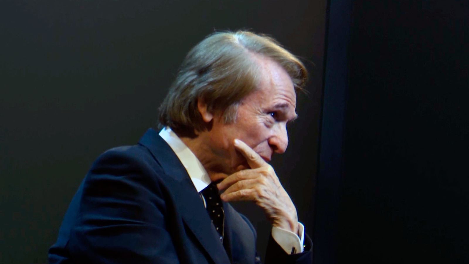 Raphael ingresado en el Clínico