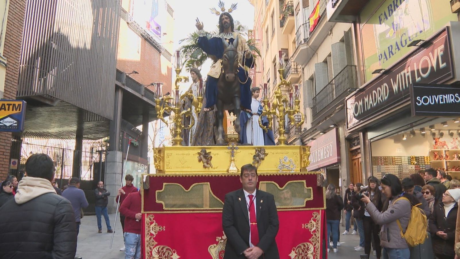 La Borriquita ya está en la Catedral de la Almudena para iniciar el Domingo de Ramos la Semana Santa de Madrid