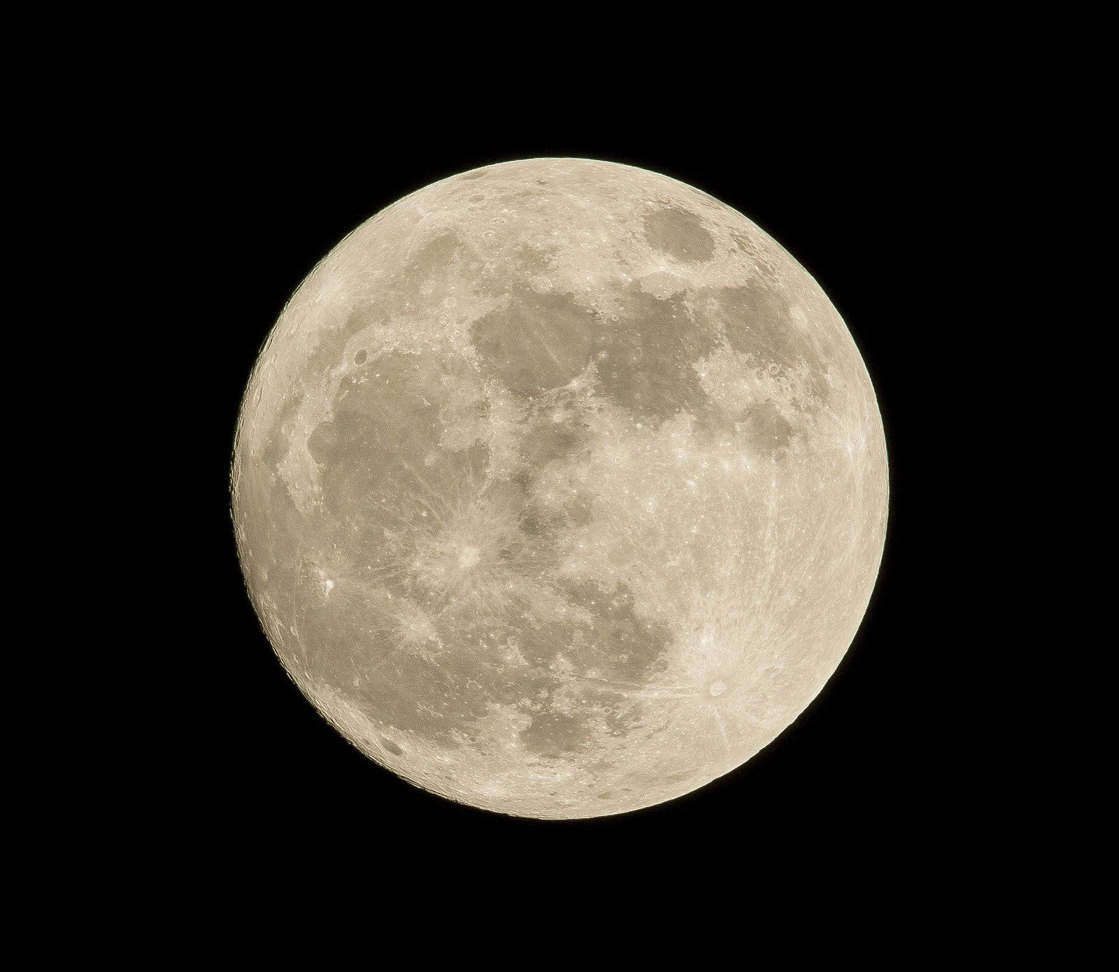 Un nuevo estudio revela que la luna puede influir en el sueño, ¿de qué manera?
