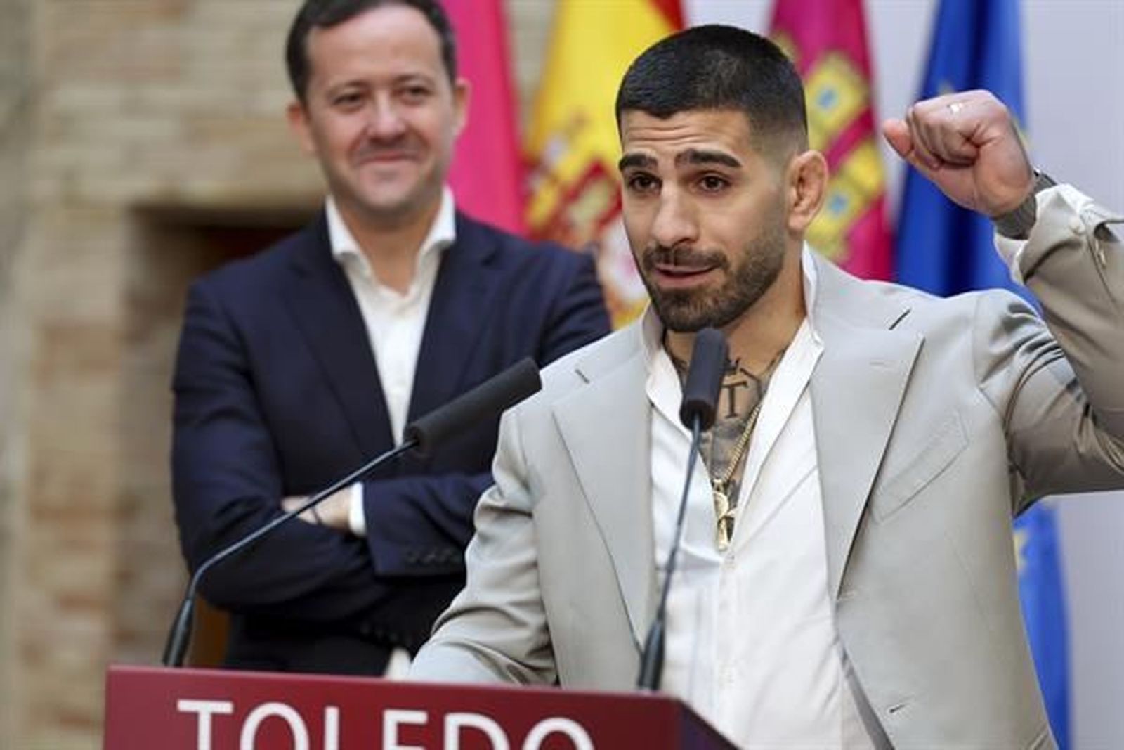 Topuria ya no es 'El matador', ahora es... 'La leyenda'