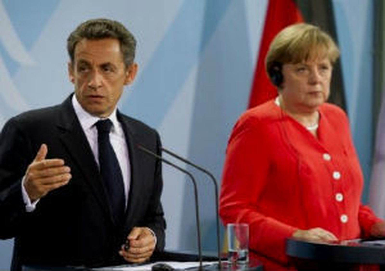 Merkel y Sarkozy pactan  la recapitalización de la banca   Coinciden