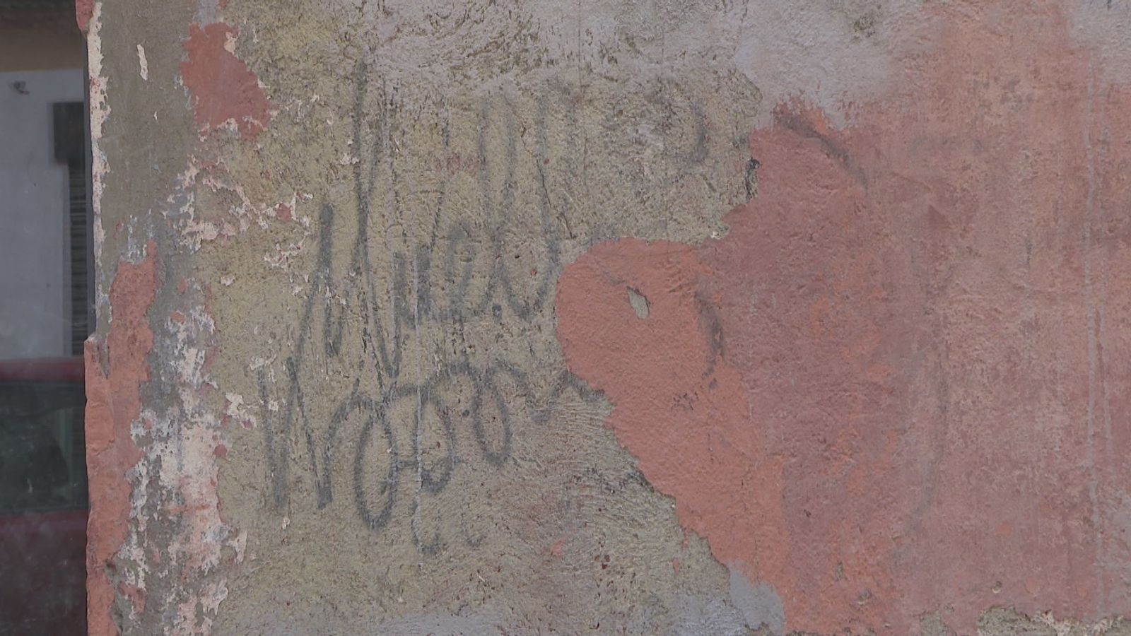 La Comunidad de Madrid protegerá el grafiti de Muelle descubierto en un edificio en obras en el barrio de La Latina