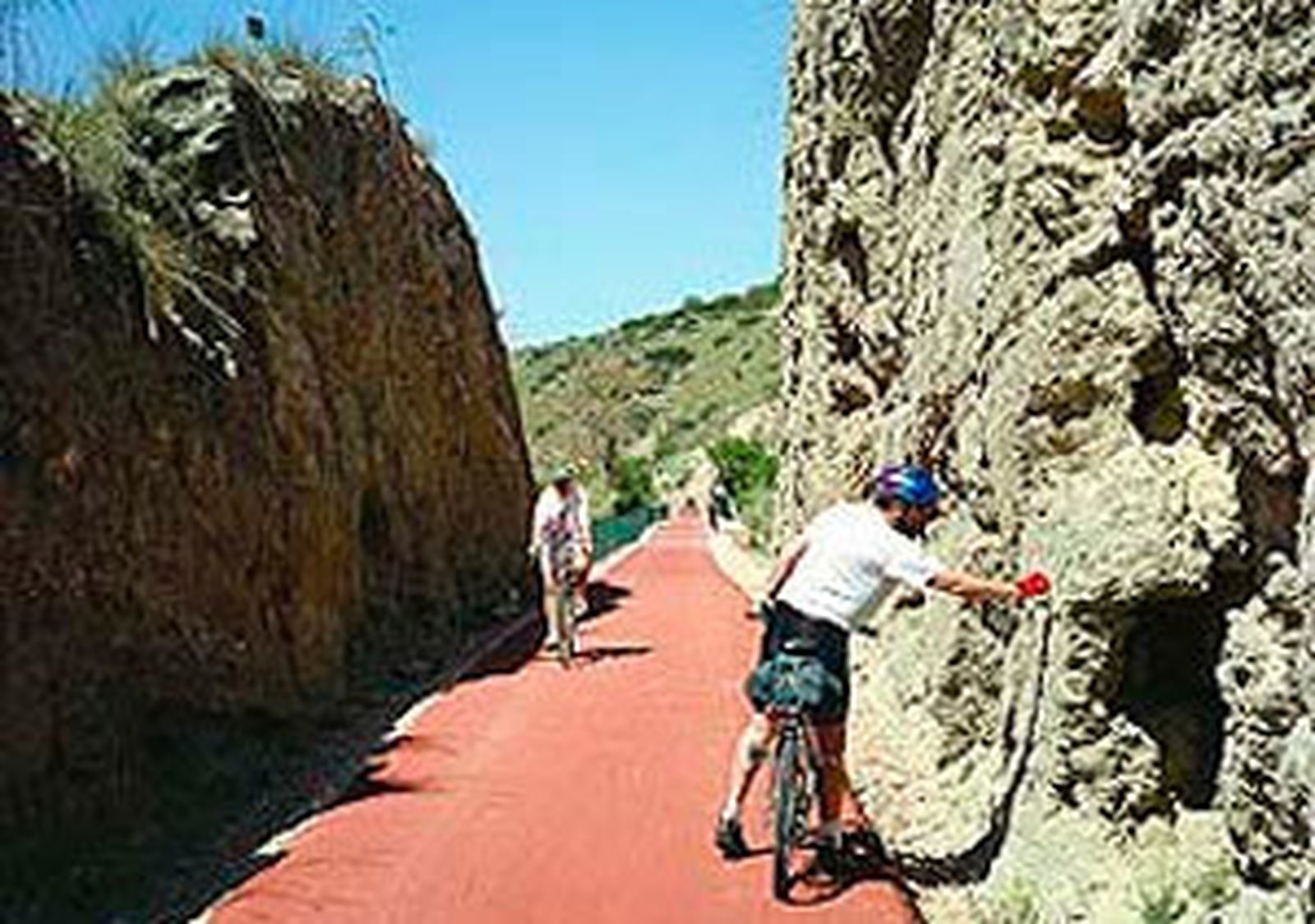 Tramo de la Vía Verde del Tajuña, en el entorno de Perales