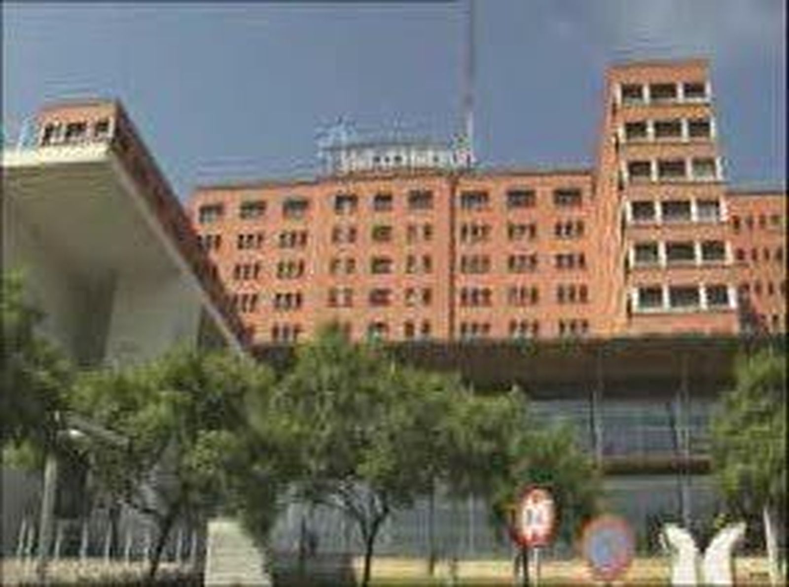 La Generalitat catalana reducirá a la mitad la paga de navidad al personal de Sanidad