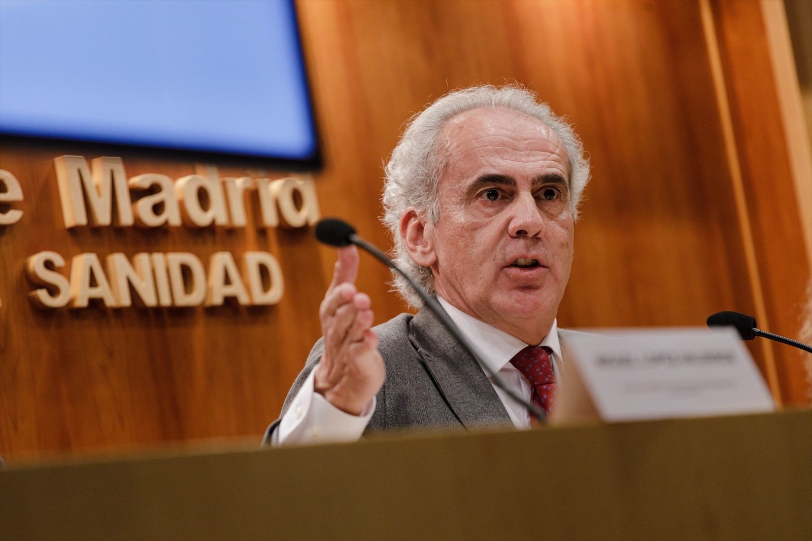 El consejero de Sanidad de la Comunidad de Madrid, Enrique Ruiz Escudero