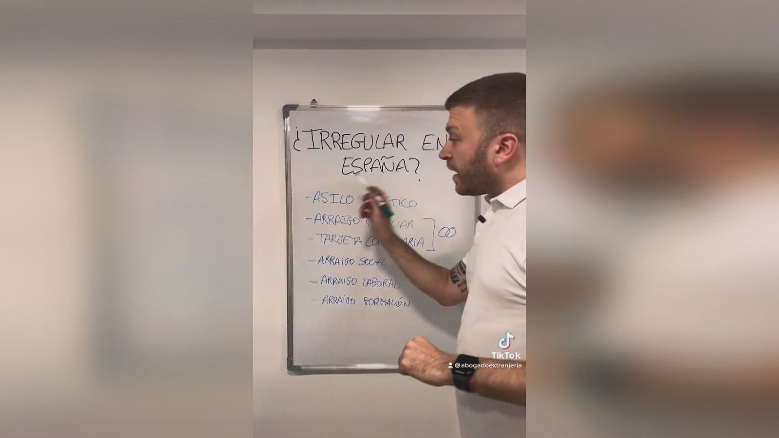 El fenómeno de los inmigrantes tik tokers que cuentan cómo entrar ilegalmente en España