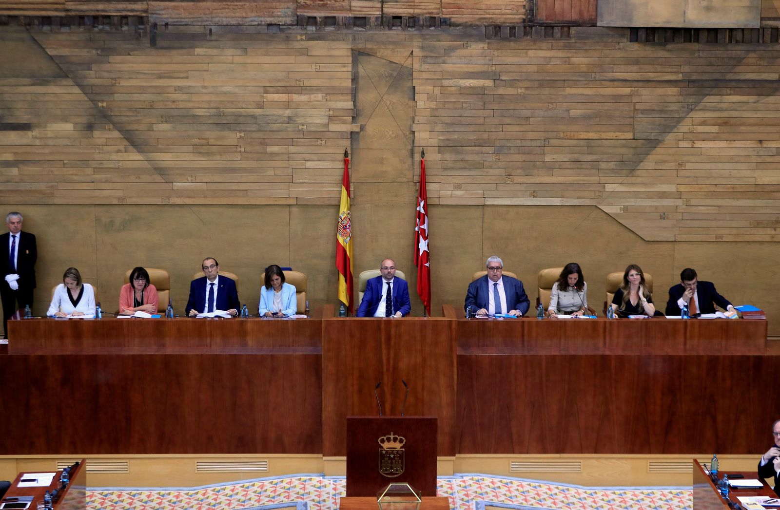 La XI Legislatura arranca y abre "una nueva etapa" en la Comunidad de Madrid