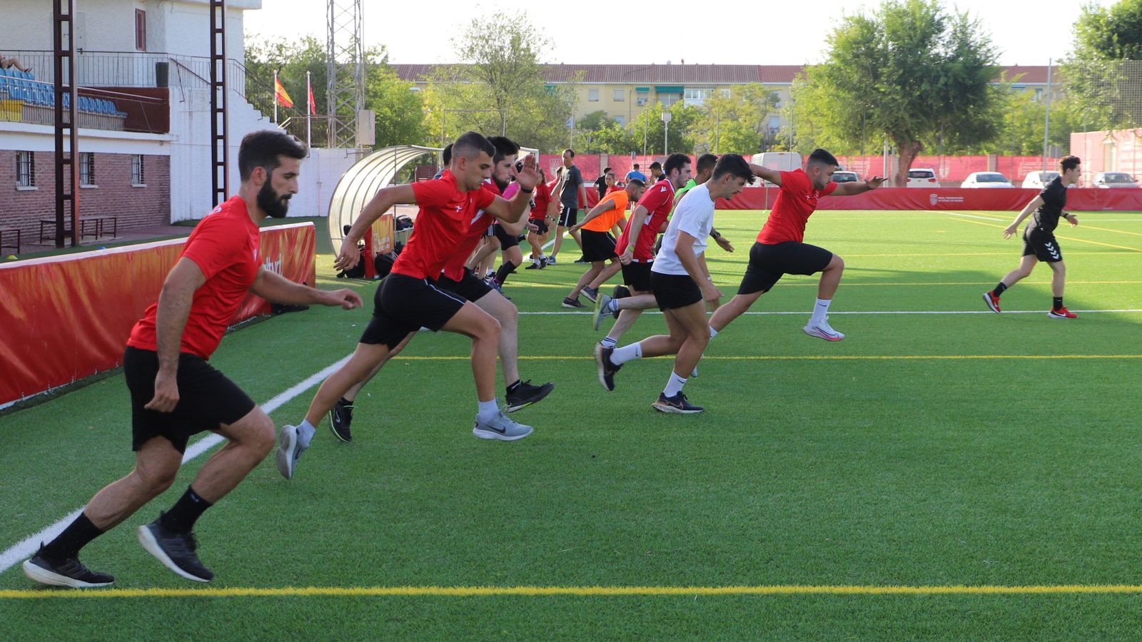 Árbitros madrileños pasando las pruebas físicas