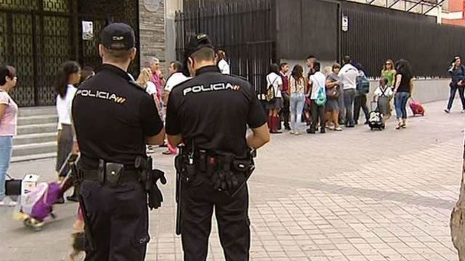 Los colegios de Ciudad Lineal reciben una circular con consejos para evitar al pederasta