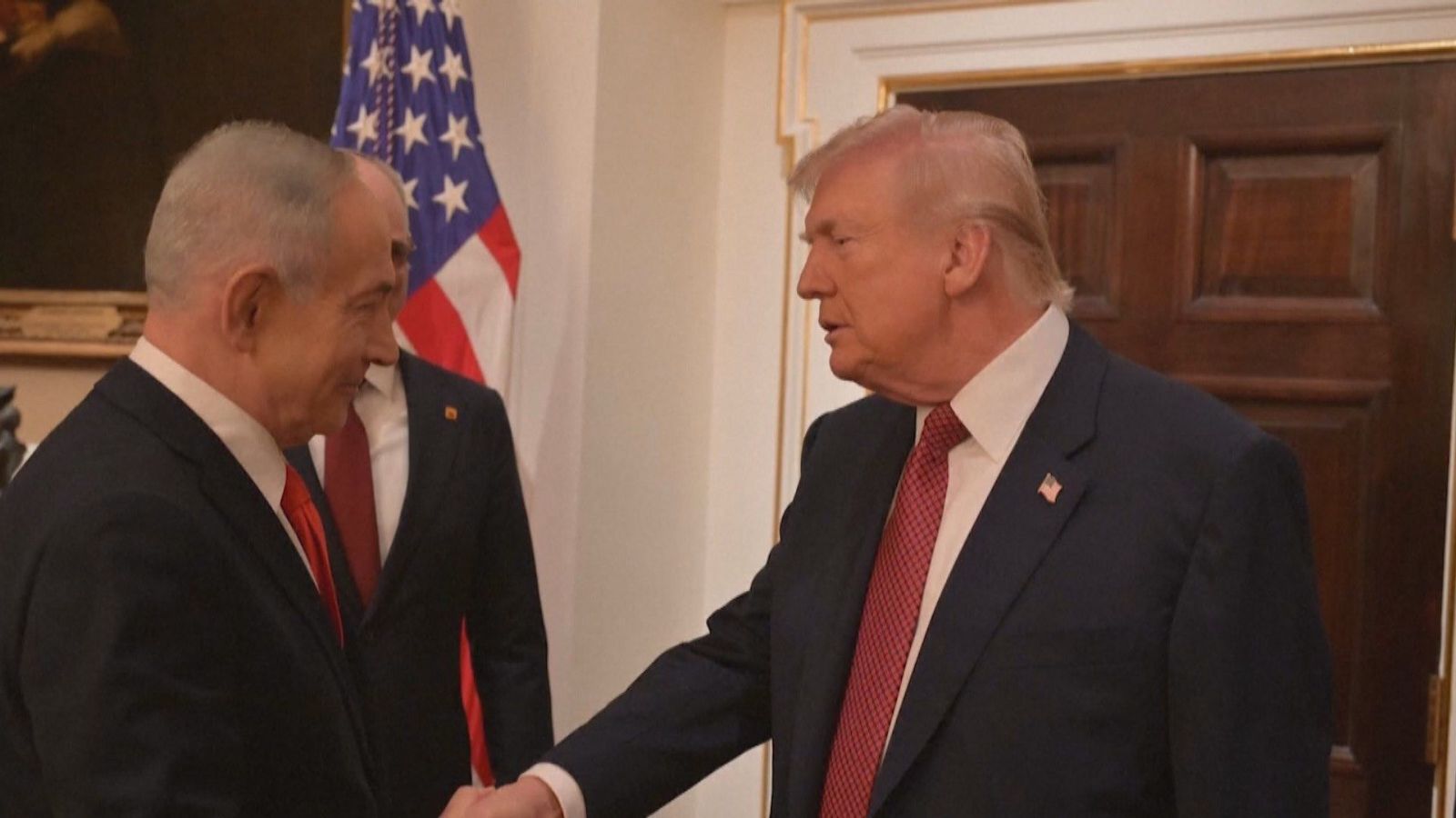Trump se reúne con Netanyahu y le dice que prefiere una solución negociada con Irán