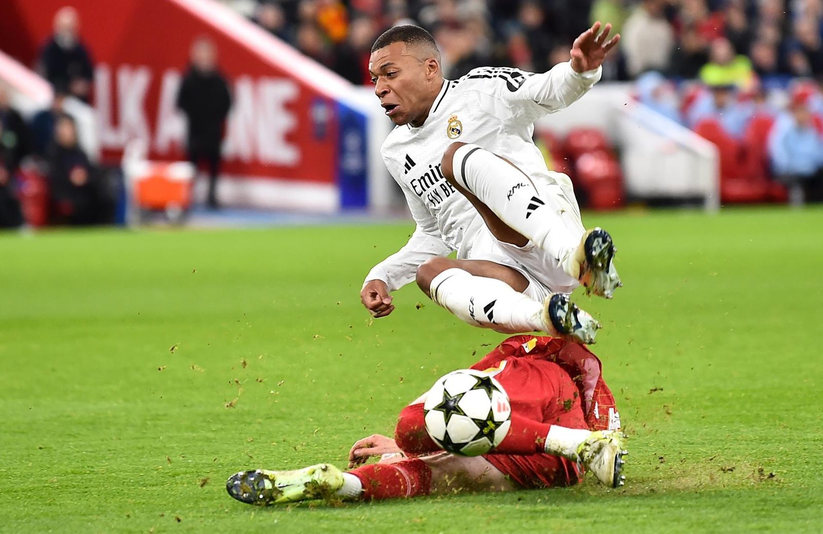 Mbappé ante el Liverpool
