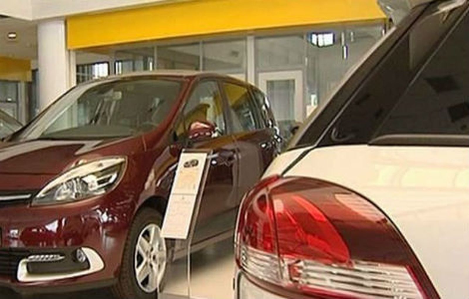 El mercado automovilístico cierra el mejor julio desde 2009 con 100.000 unidades vendidas