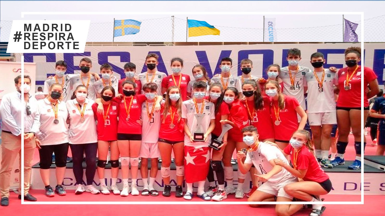 Las selecciones madrileñas cadete masculina y femenina de voleibol