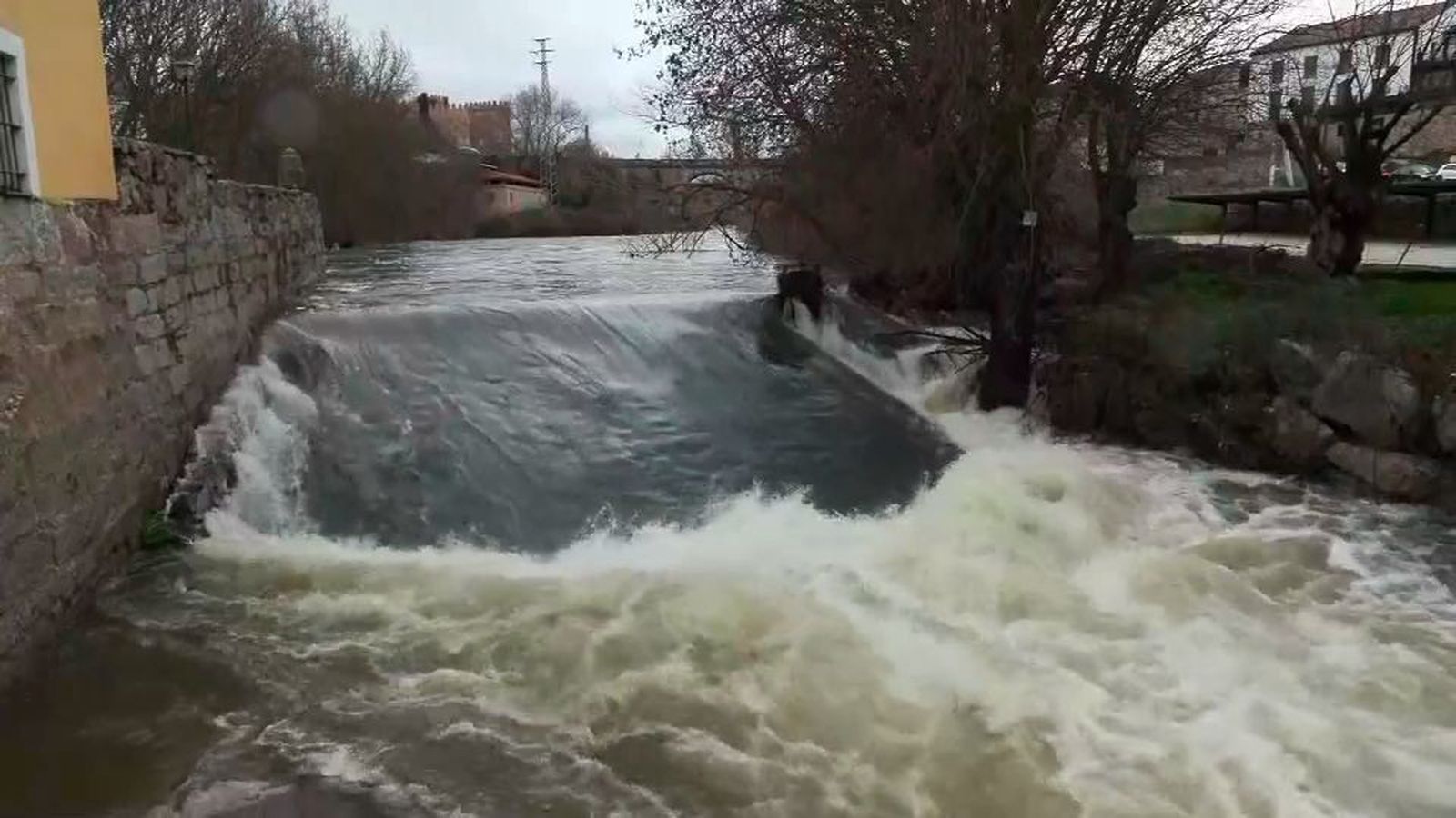 La borrasca Martinho castiga con lluvia, viento y nieve a media España