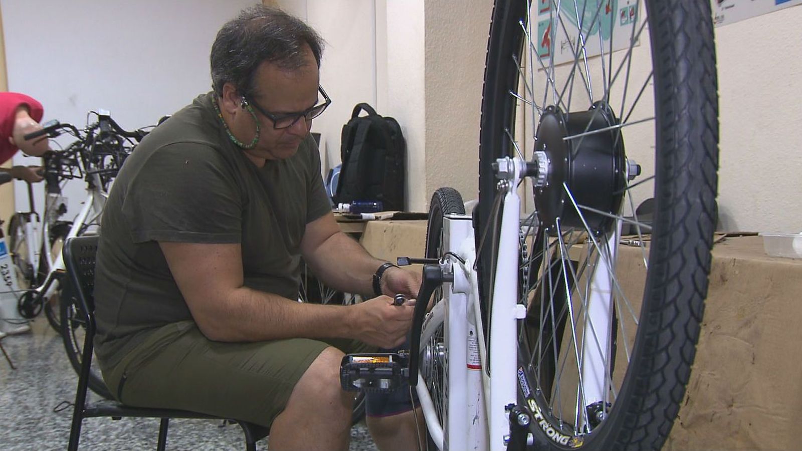 Mecánicos de bici, un trabajo con futuro