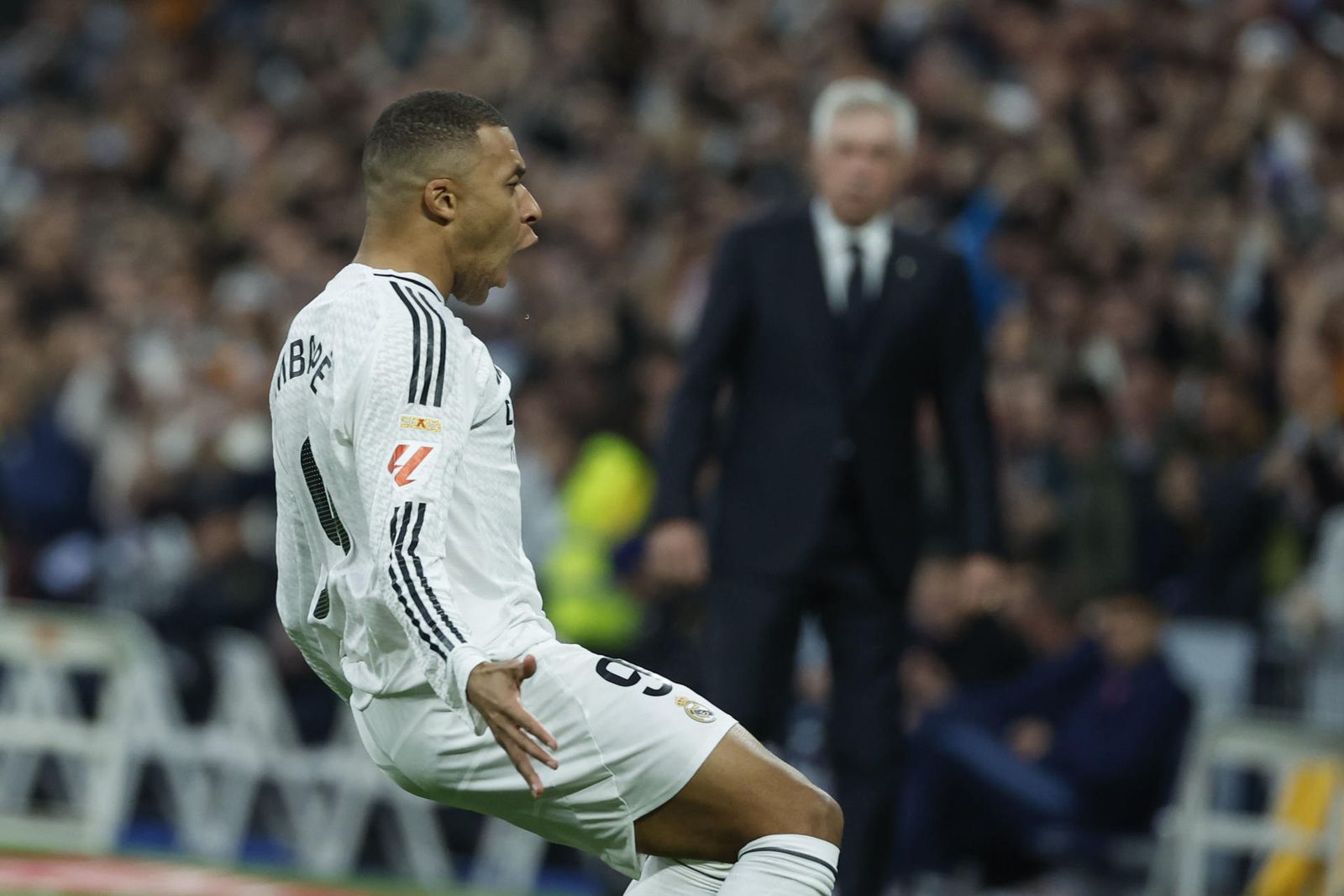 Kylian Mbappé celebra la consecución del 1-0 del Real Madrid ante el Sevilla