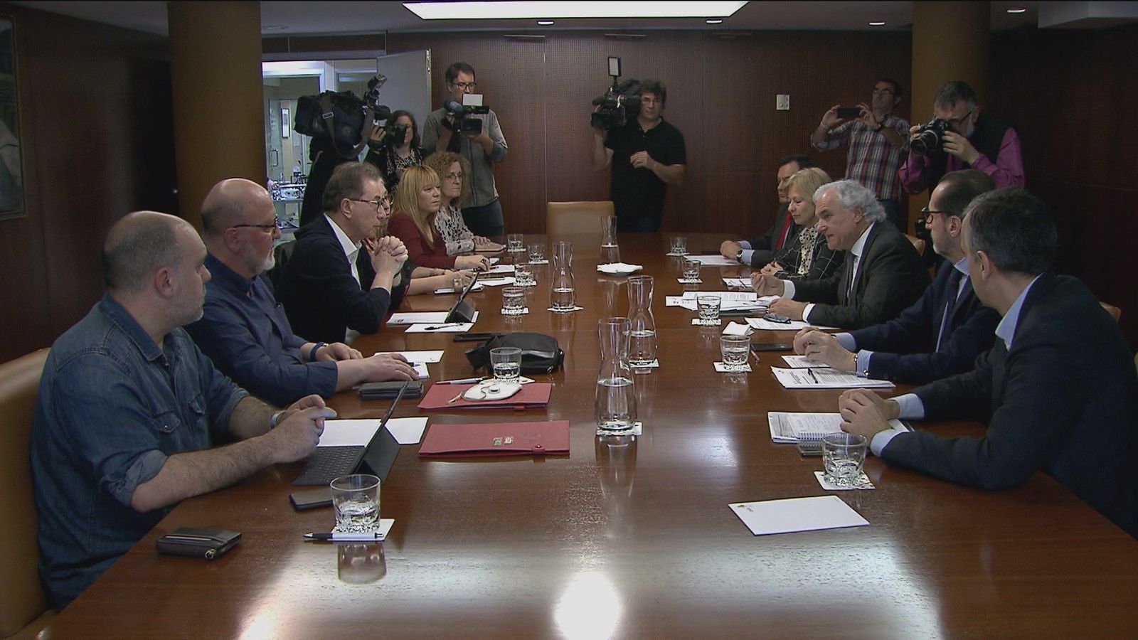 Empresarios y sindicatos madrileños buscan mitigar los efectos de la crisis