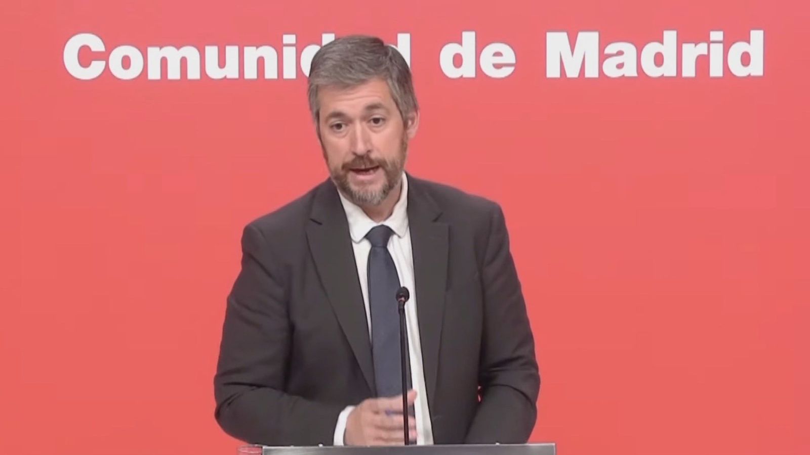 La Comunidad tilda de "fiesta de cumpleaños" del delegado su acto por la Constitución
