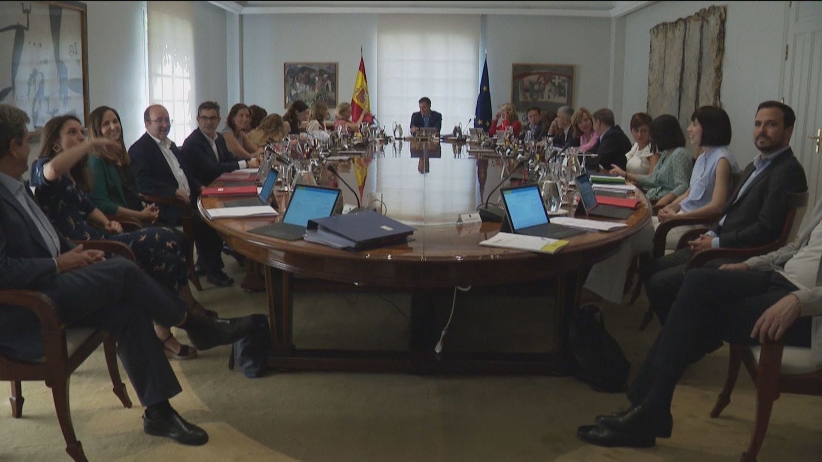 Desconcierto y malestar en el PSOE por la "guerra en solitario" de Page
