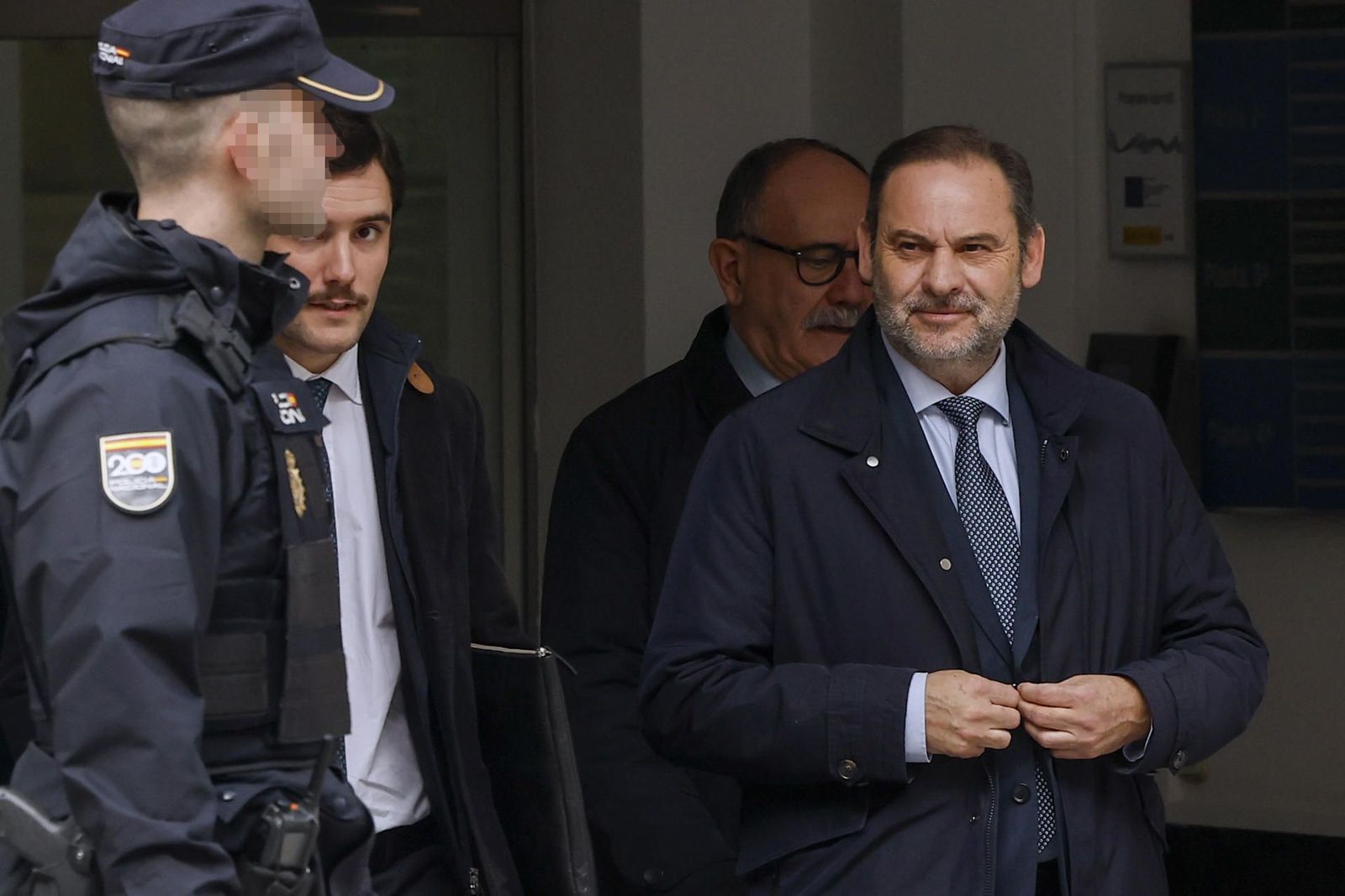 El juez retira el pasaporte a José Luis Ábalos y le obliga a comparecer cada 15 días