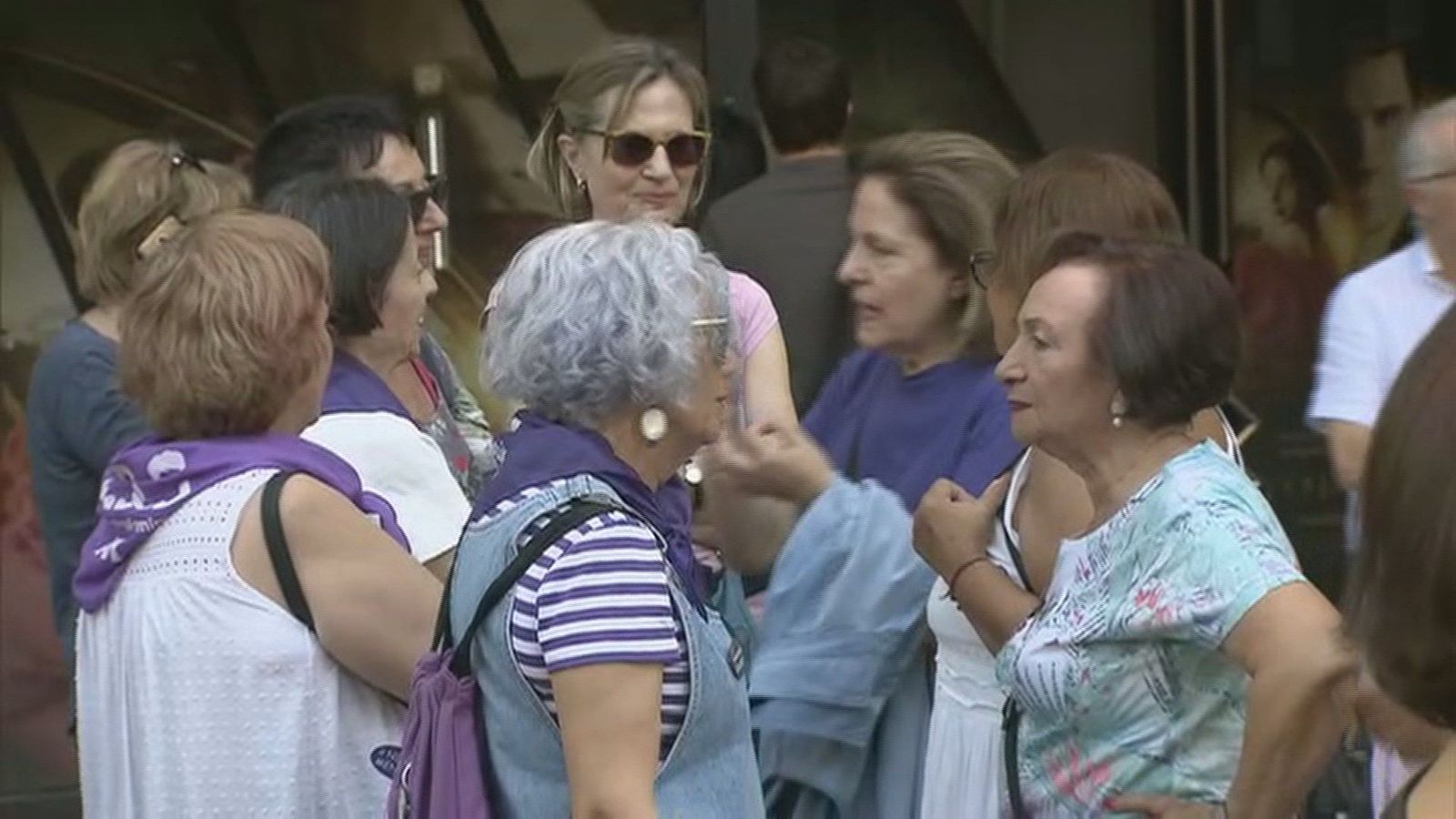 La concentración en recuerdo de la trabajadora de Iveco exige la "normalización de la sexualidad femenina"