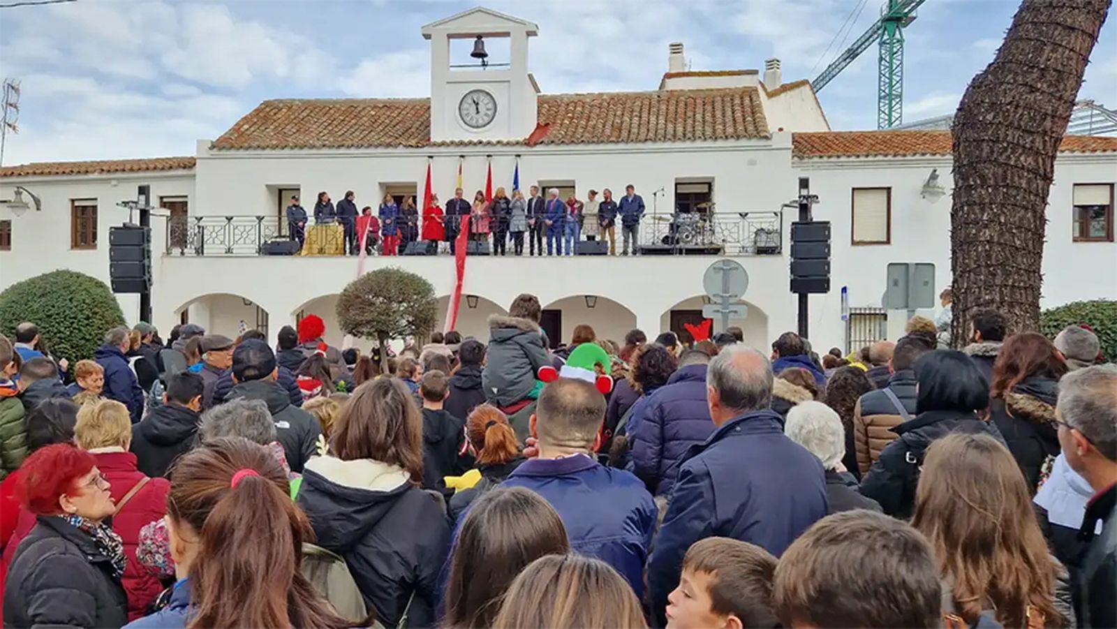 Pregón y preúvas frente al Ayuntamiento de Parla