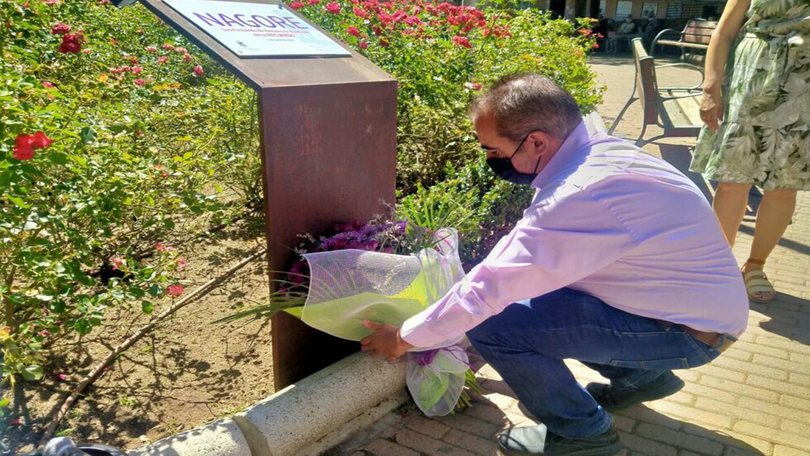 Flores en el homenaje a Nagore Laffage