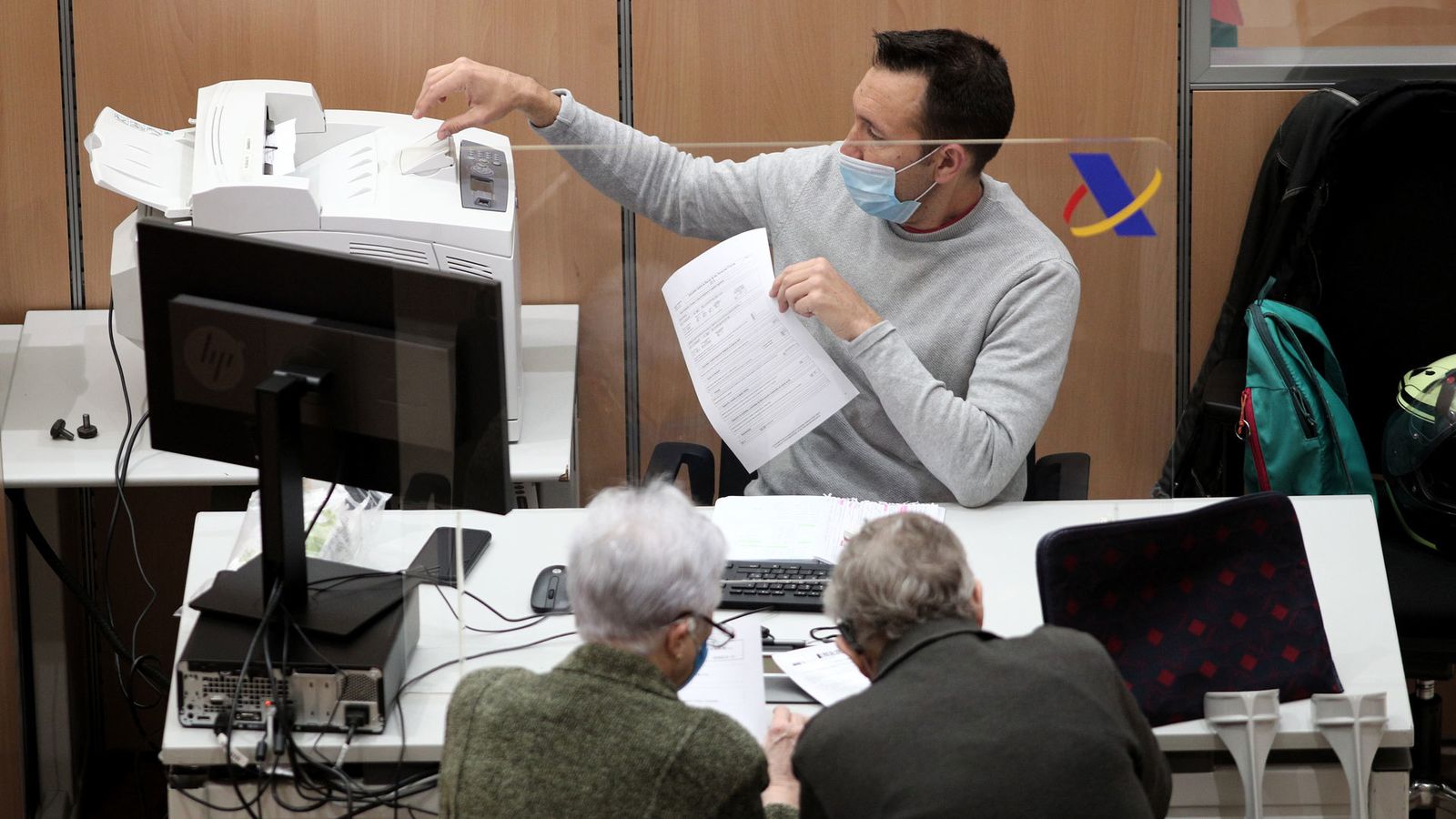 Atención presencial en una oficina de la Agencia Tributaria
