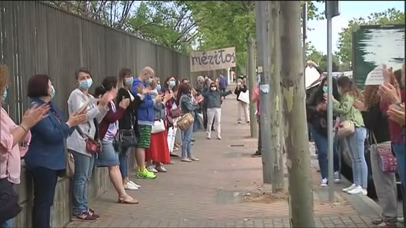 Trabajadores del hospital de Alcorcón protestan por el criterio para cubrir plazas de interinos