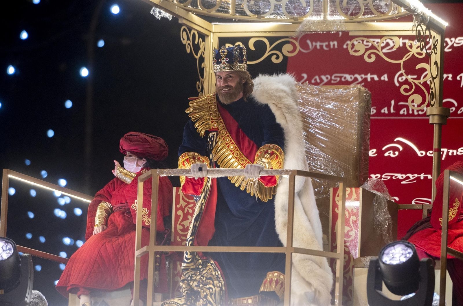 El Rey mago Gaspar en la cabalgata de Reyes 2022, a 5 de enero de 2022, en Madrid (España)