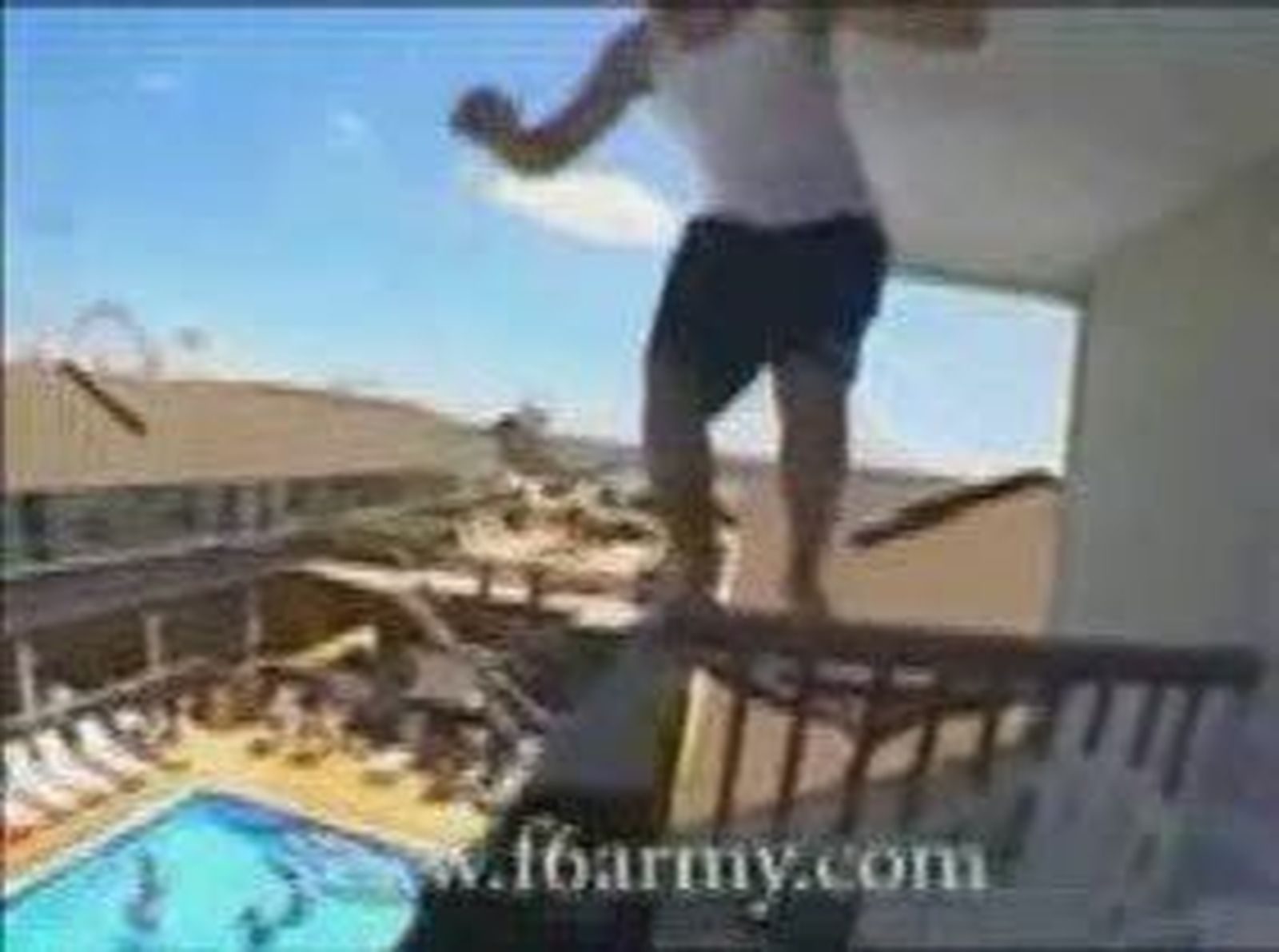Balconing, una moda muy peligrosa
