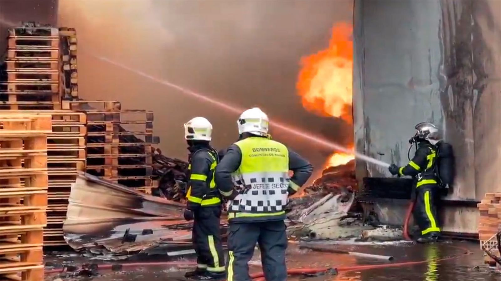Bomberos de la Comunidad e Madrid en Torrejón de la Calzada