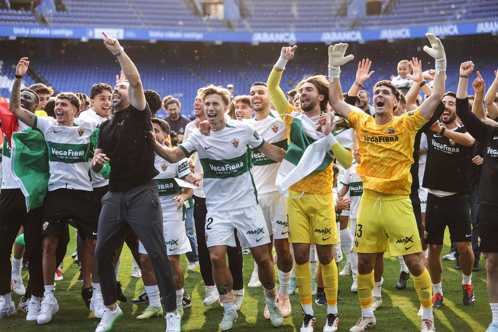 El Elche asciende