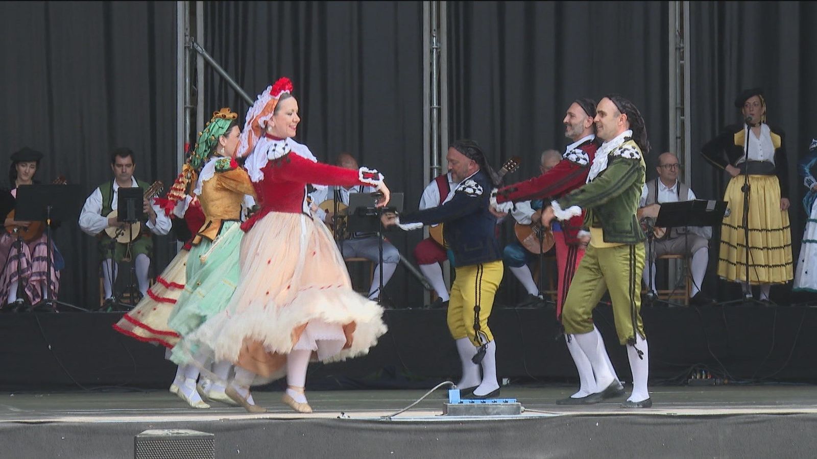 La Plaza Mayor acoge el espectáculo de bandas regionales por las fiestas de San Isidro