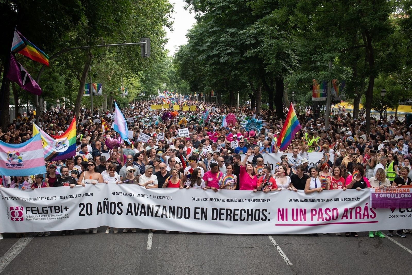 Una multitudinaria manifestación del Orgullo colorea Madrid de arcoíris