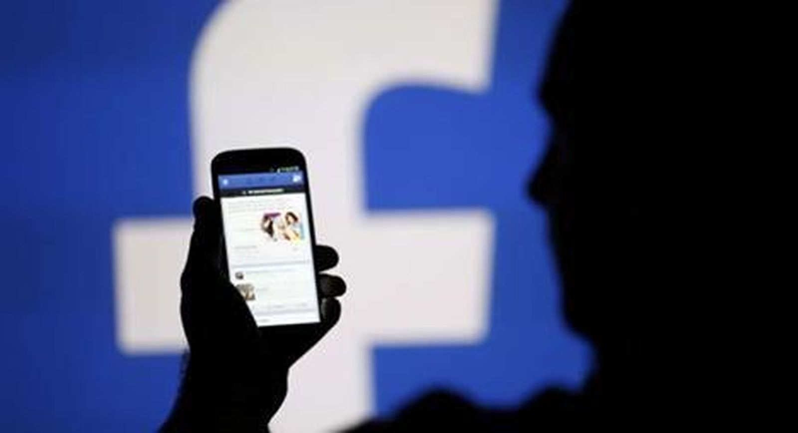 Hermanos unidos por Facebook