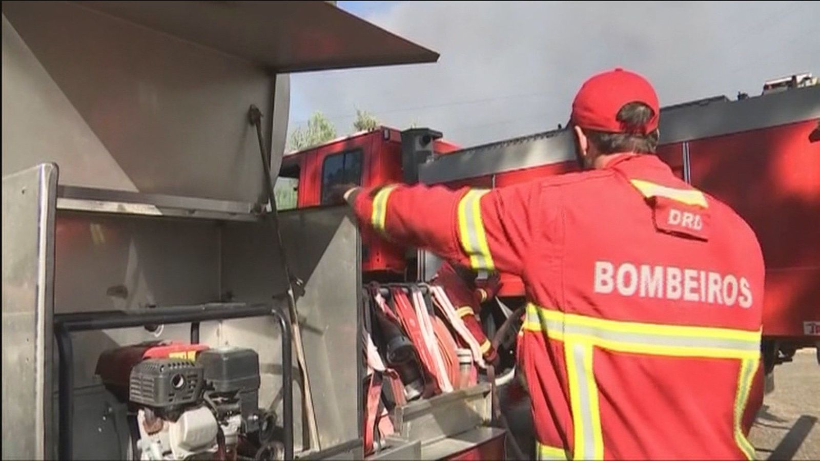 Ser calvo o tener caries o tatuajes te impide ser bombero en Portugal