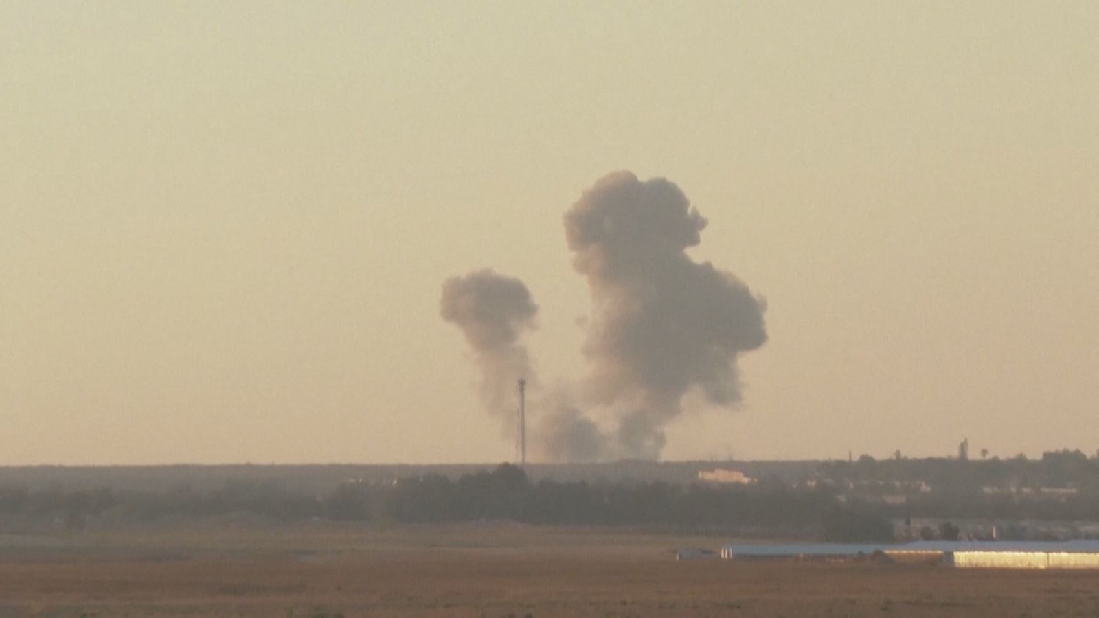 Israel dice que seguirá negociando un alto el fuego mientras bombardea el este de Rafah