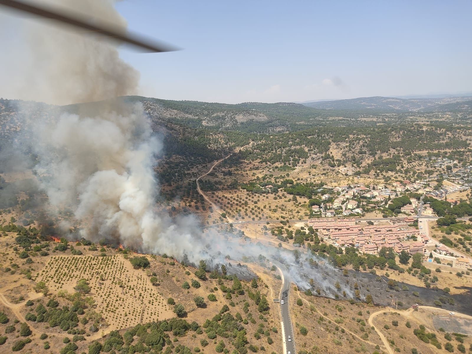 El incendio de Cebreros: fuera de capacidad de extinción en el sector oeste