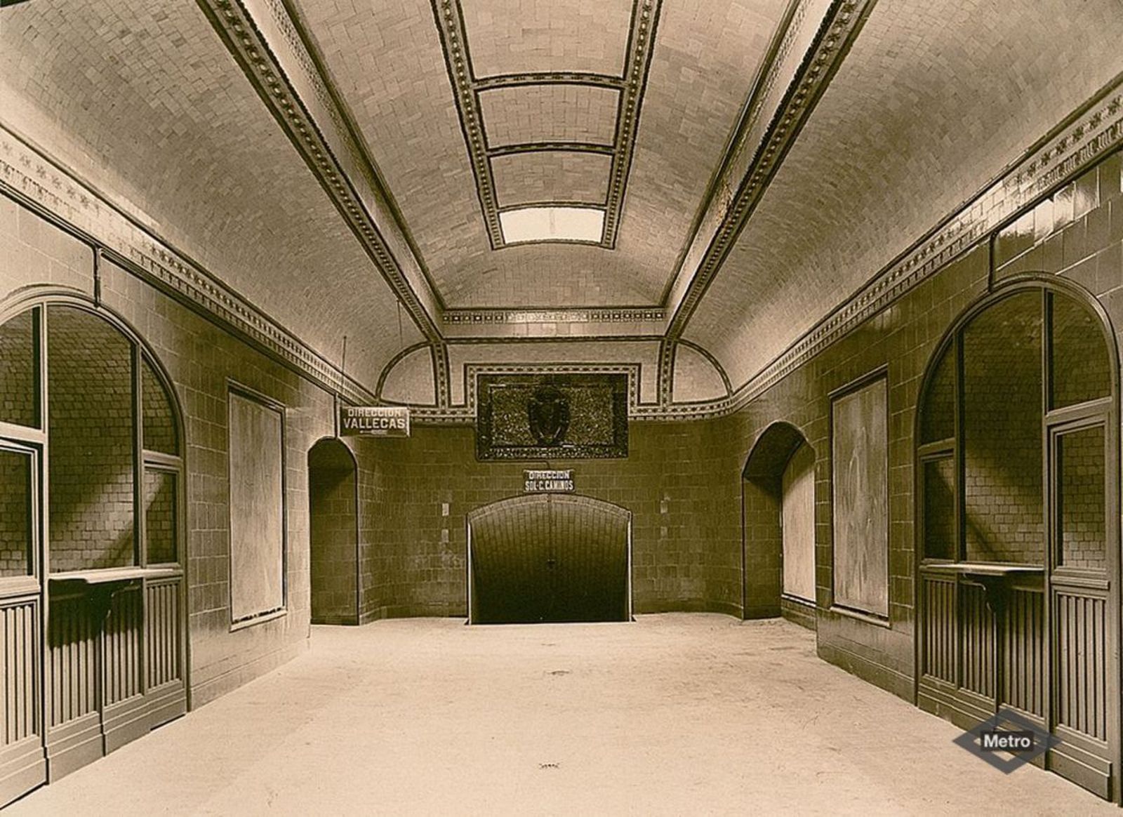 Vestíbulo de la estación de metro de Progreso, actual Tirso de Molina
